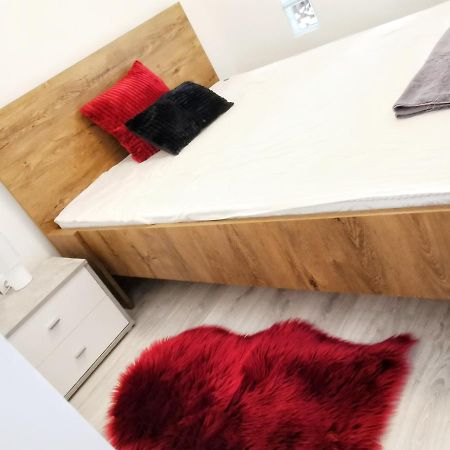 Kalvaria Vendeghaz, Kozvetlenul A Varfal Mellett. Pécs Exteriör bild